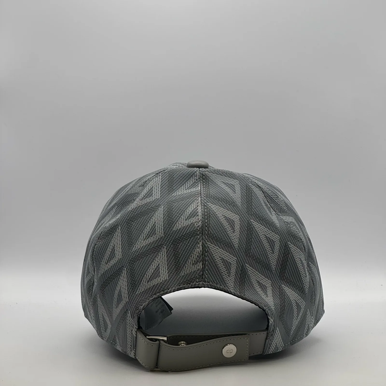Grey CD Diamond cap, back view showing the snap-stud strap closure.