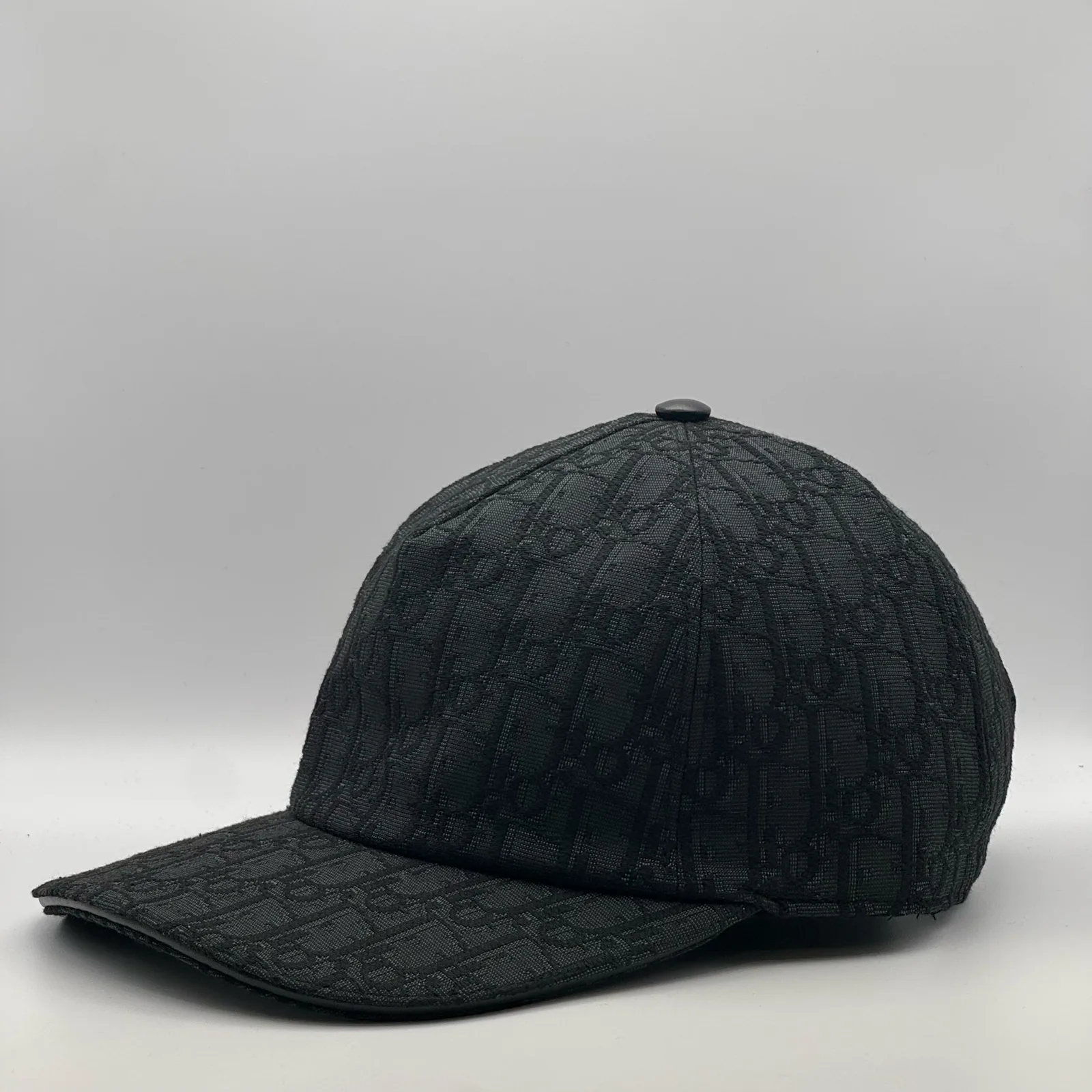 Black Dior Oblique cap, opposite side view.